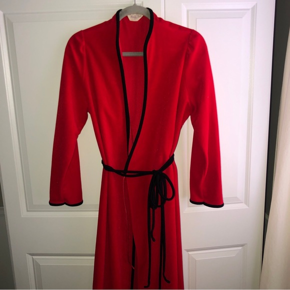 Vintage Vanity Fair Womens Red‎ Velour Belted Tie Waist Robe Long Sleeve Size 14 - Picture 10 of 16